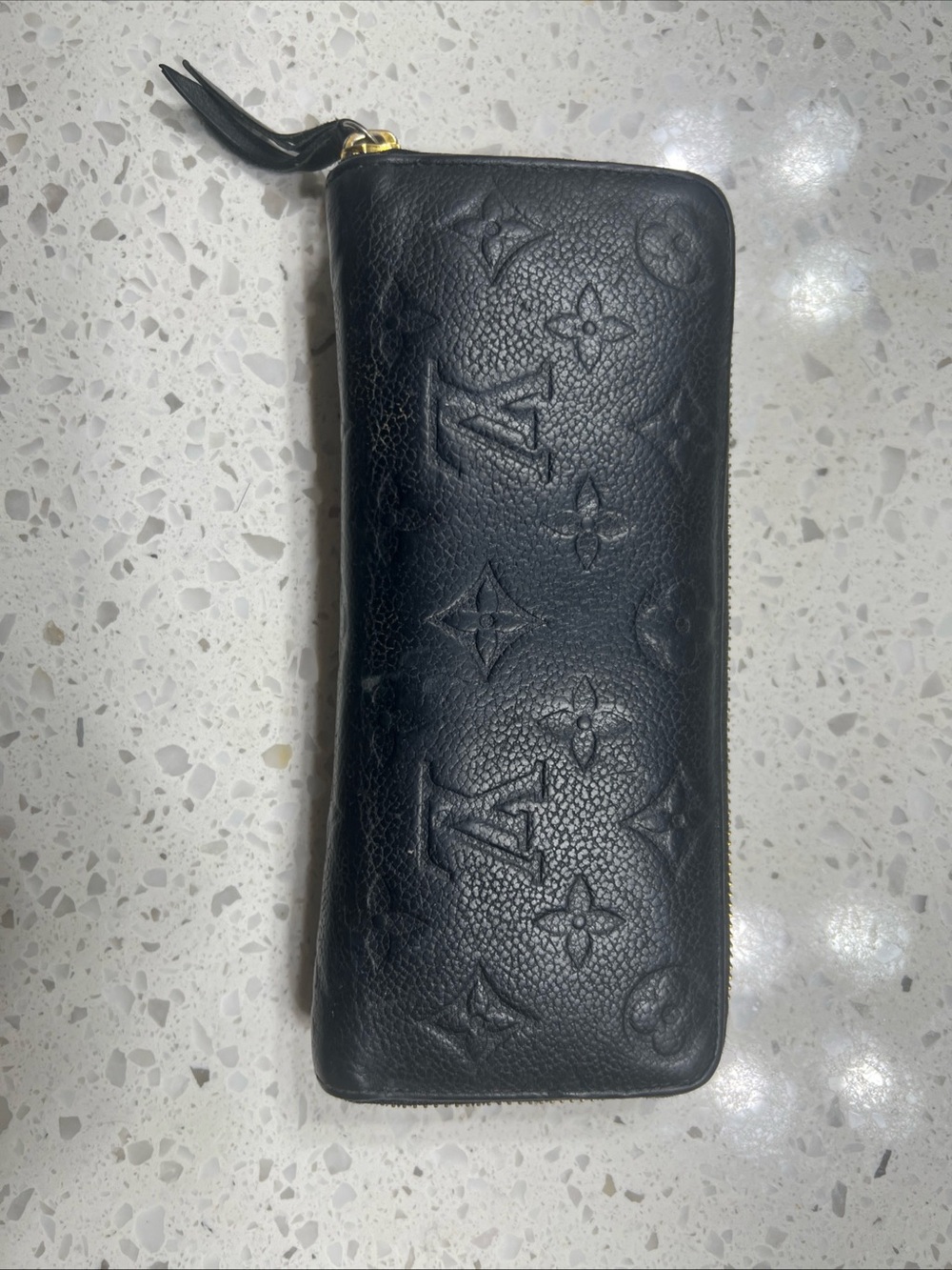 Black Zip-Around womens Wallet - Picture 5 of 6